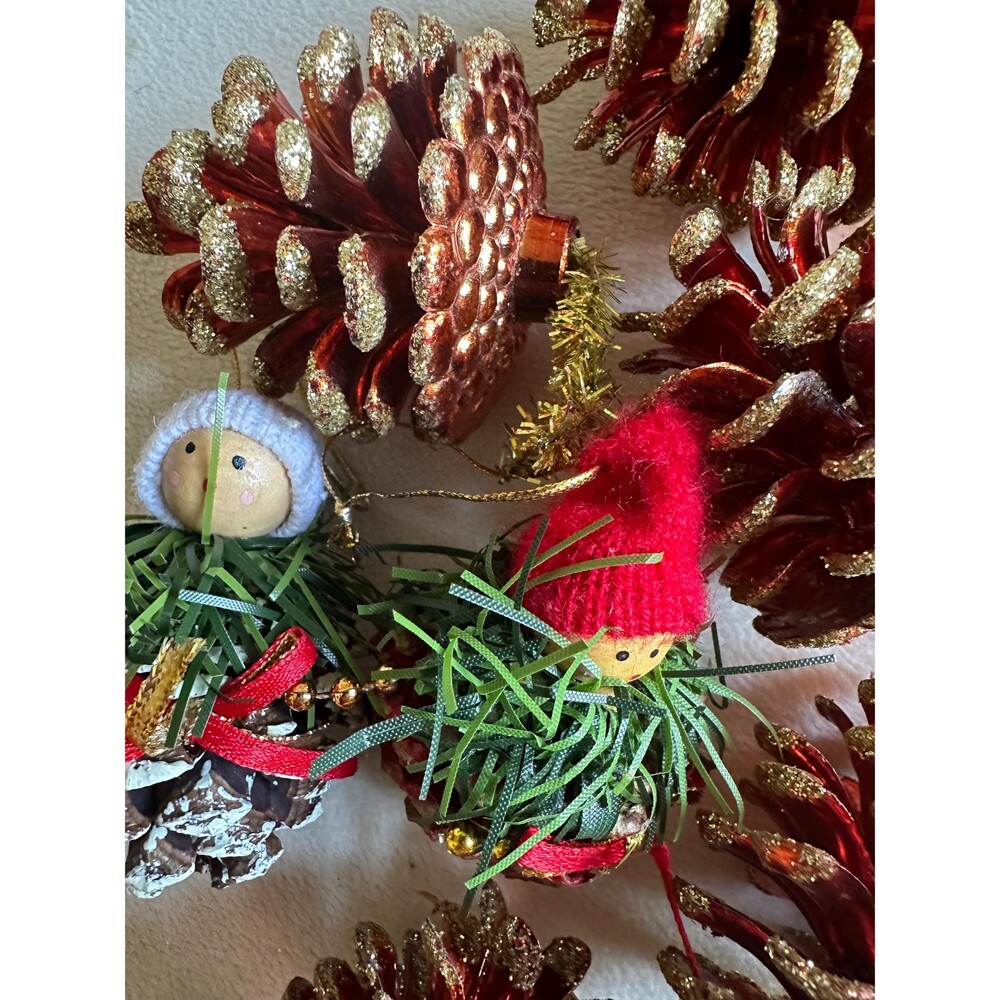 Vintage Traditional Christmas Tree Decor Ornaments Pinecones Classic 10 Pieces